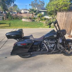 2021 Harley Davidson  Roadking 