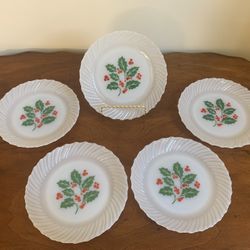Vintage Termocrisa holly Christmas milk glass 5 Bread & Butter Plates 7” - excellent condition