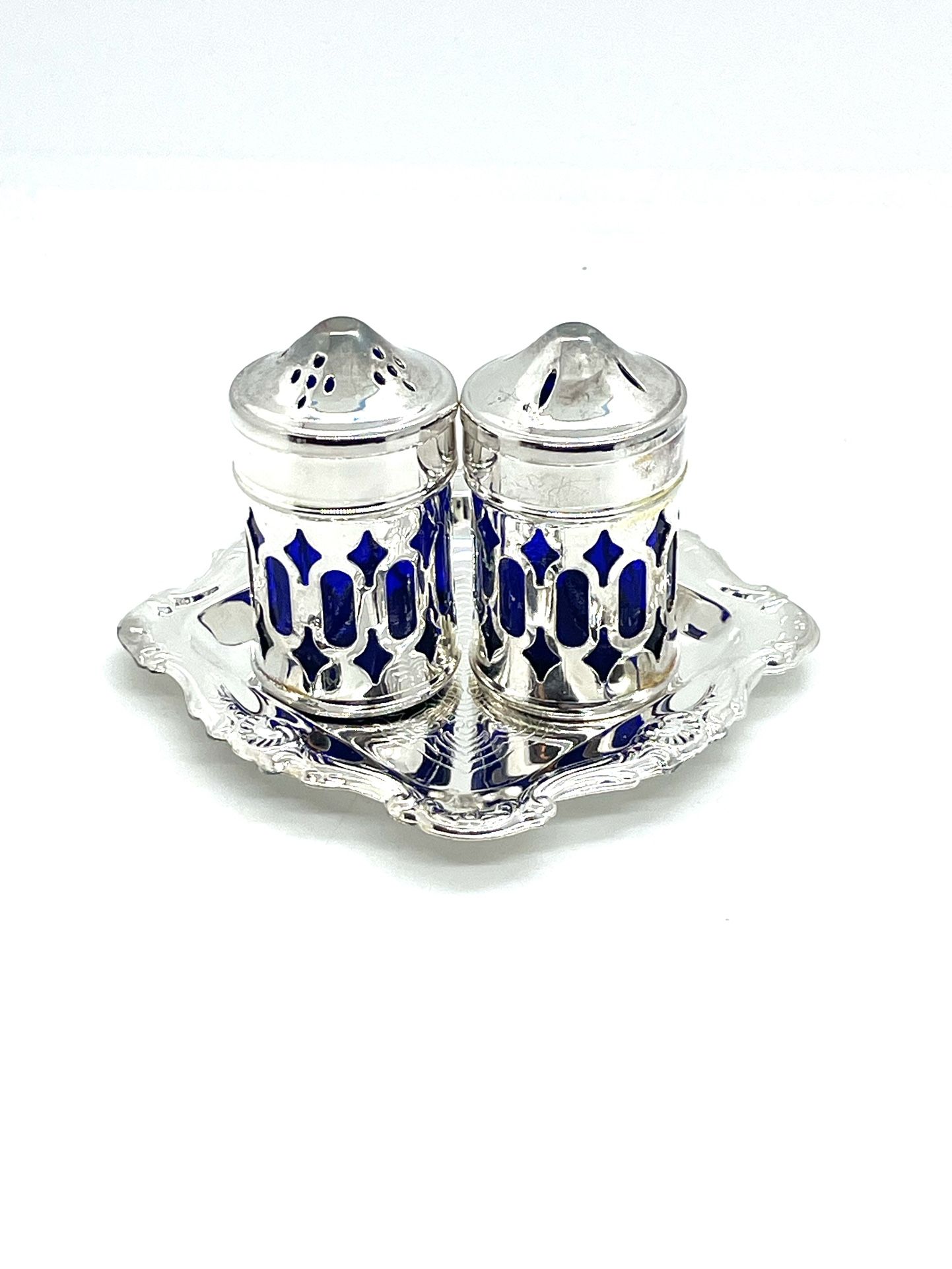 Mikasa Salt & Pepper Shakers