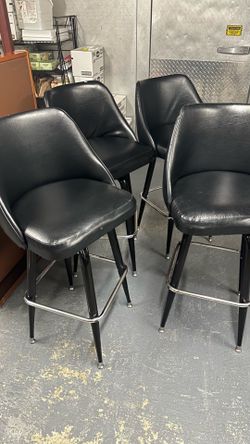 Bar chairs in good condition