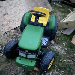 Kids John Deere Tractor Ride On