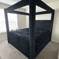 CANOPY KING SIZE BED FRAME 