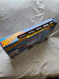 Hot Wheels Motorized Raceway Track Set With 5 Cars Sealed Box New Have Damaged Box Corners But Still Sealed Box New