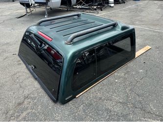 Frontier camper Shell 2000-04 green Snugtop XTR