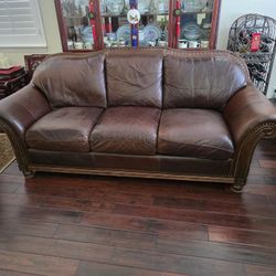 LEATHER SOFA / COUCH FOR SALE