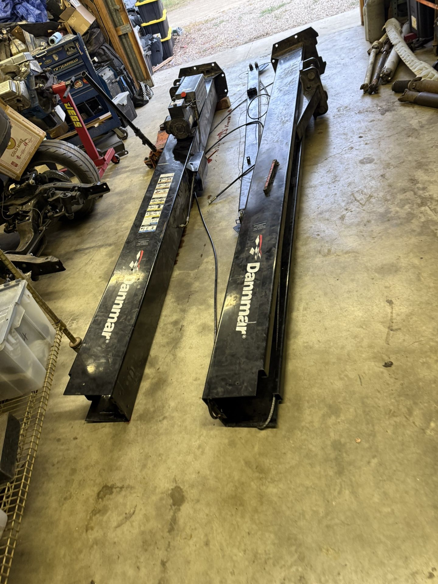 2 Post Automotive Lift 10k Pounds