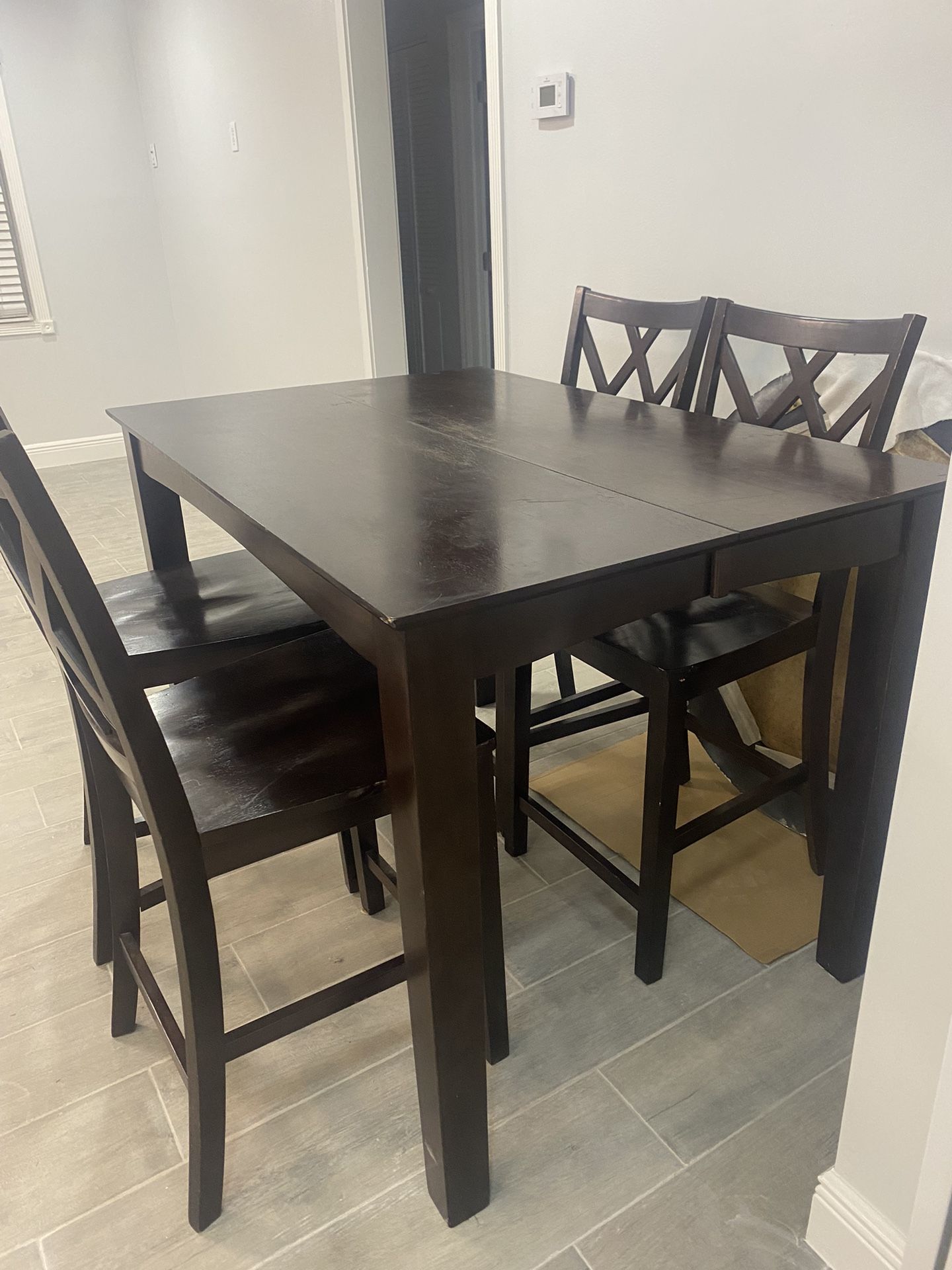 Dining Set table and 3 Chairs 