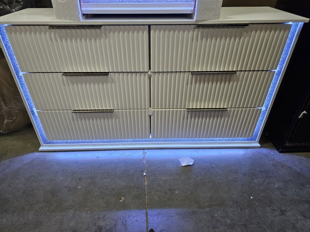 Warehouse Clearance Sale! Brand New White Dresser & Mirror w/LED