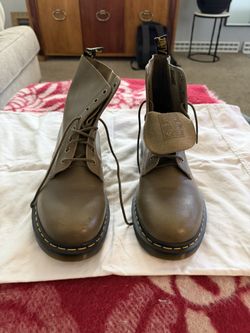 Men’s 12 Olive Green Dr. Martens