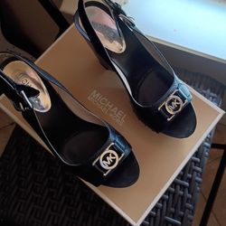 Michael Kors Size 7M