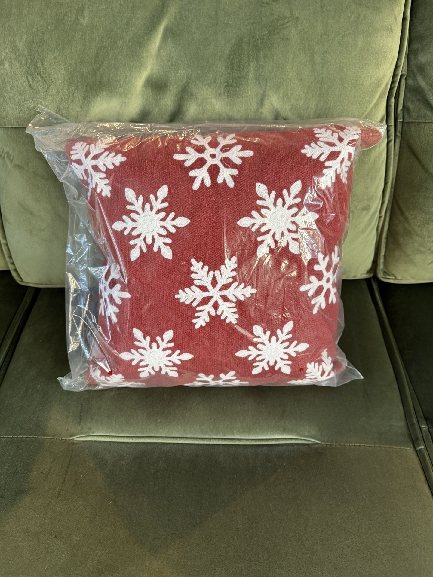 NWT Pottery Barn Rare Festive Red and White Snowflake Pillow (2 available)