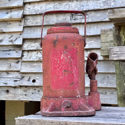 Vintage hydraulic bottle jack