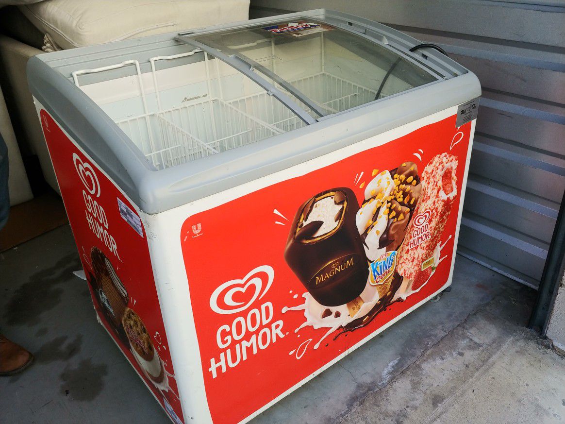 Ice Cream Vending Freezer Commercial ice Cream Freezer Works Great for Sale  in Orange, CA - OfferUp