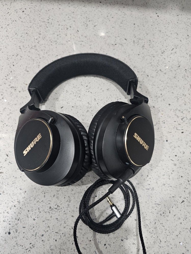 Shure SRH840A Professional Monitoring Studio Grade Wired Headphones