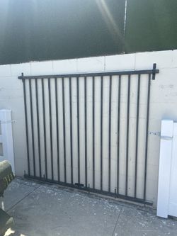 Metal Gate Panels