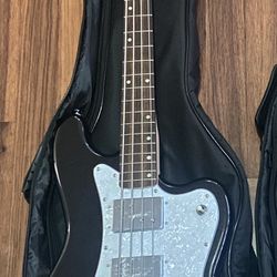 Squier 4 String Bass 