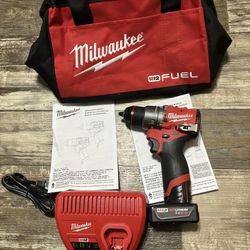 Milwaukee M18 Fuel Brushlless  1/2 In Hammer Drill  Kit Whit Xc 6.0 Battery 