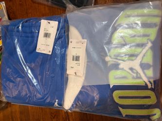 Set of a hoodie and joggers for boy size XL (18-20)