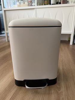 Brand New The Container Store Aura 1.5 Gal Step Trash Can - Matte White