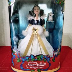 1998 Walt Disney s Snow White Holiday Princess Barbie 19898 for