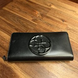 Women’s black wallet