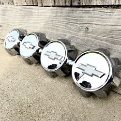 Chrome Chevy Silverado 2500 Center Caps w/ Chrome Emblem 20-24’  