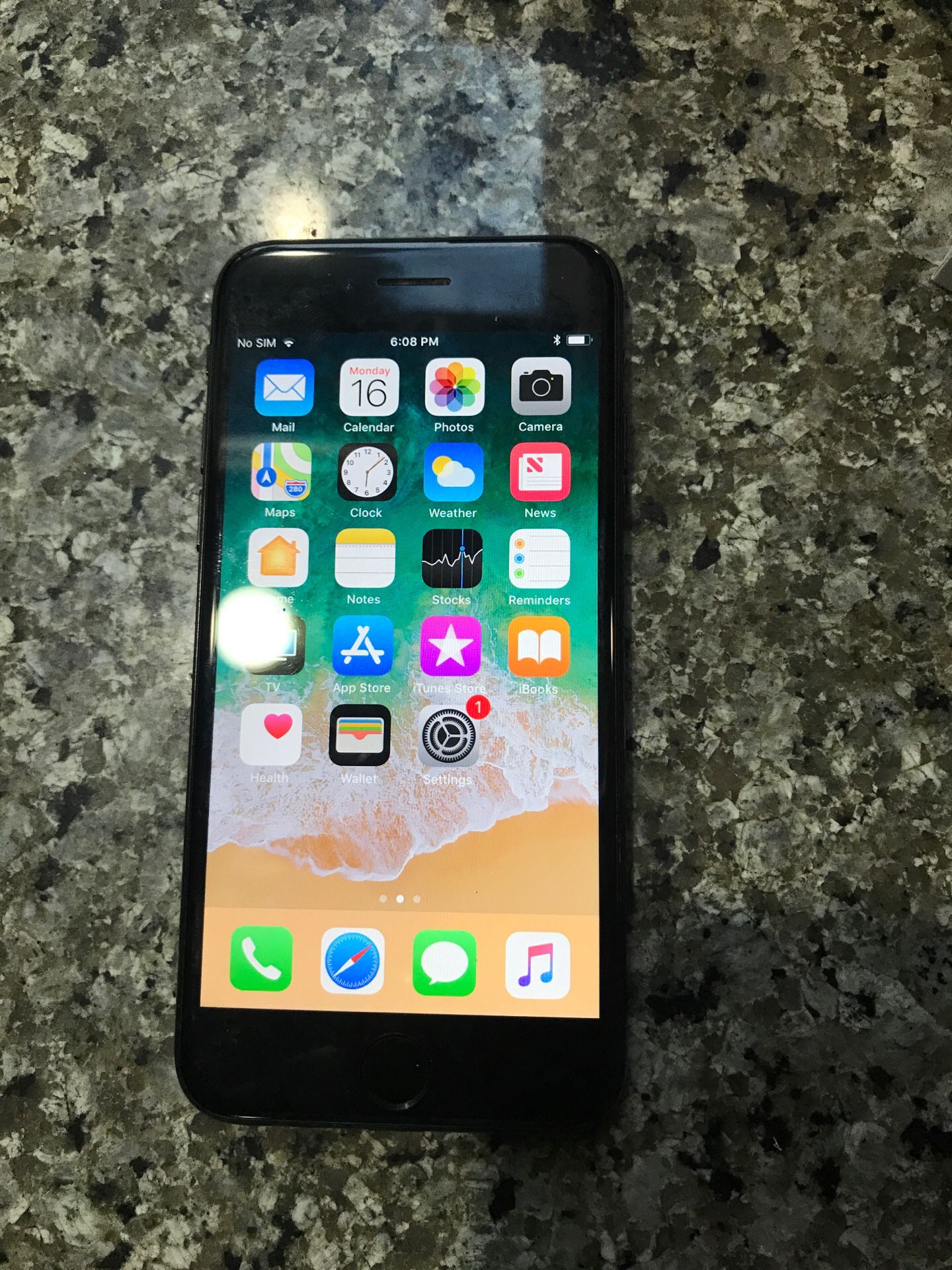 iPhone 7 256 unlocked with case