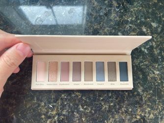 UltaBeauty 8 Piece Eye Shadow Palette