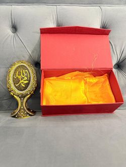 Beautiful brand new islamic decor. (MUST SELL TODAY)