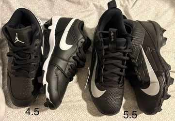 Boys cleats