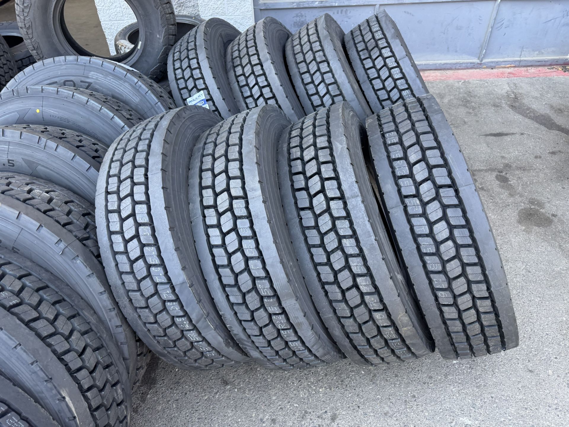 295/75R22.5 AMULET DRIVE AD507 16ply Carry Out 