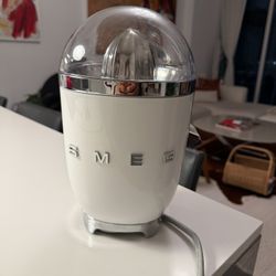 SMEG Juicer 