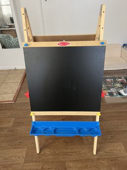 Melissa & Doug Deluxe Standing Art Easel -Dry-Erase Board, Chalkboard,  Paper Roller for Sale in Phoenix, AZ - OfferUp