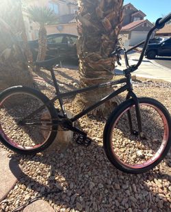 STOLEN BMX FREESTYLE – CUSTOM BUILD