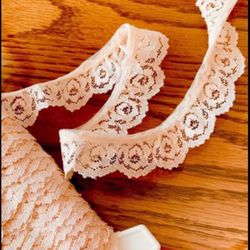 5 Yds Of 1 1/8” Vintage Gathered Lace, Peachy Beige. #021422NN