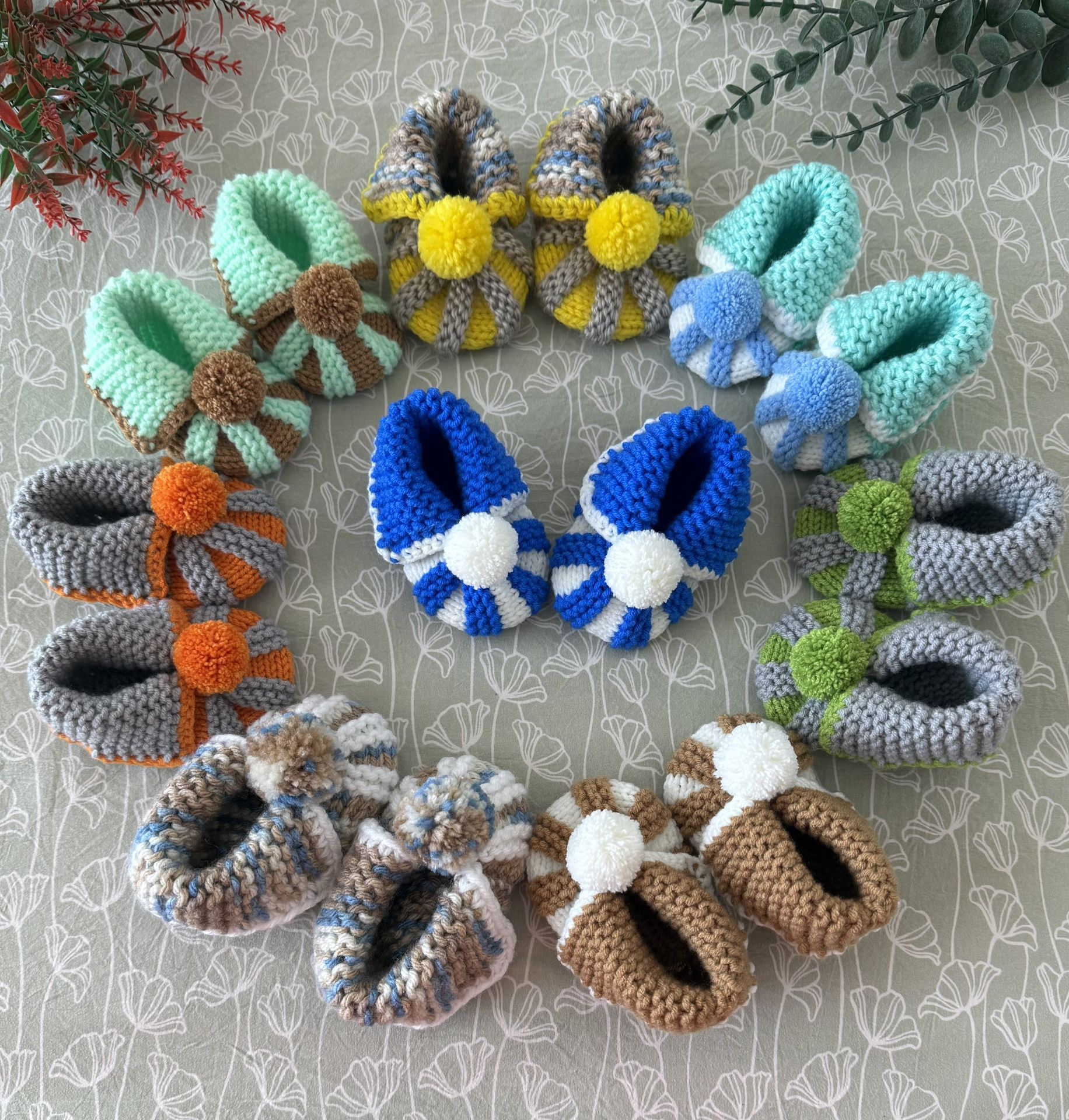 NEW. Booties for newborn boys and girls. Handmade 