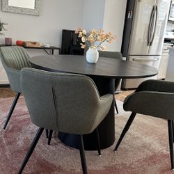 Dinning Table & 4 Chairs