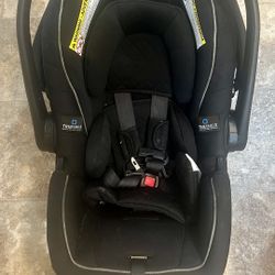 Graco SnugRide SnugLock 35 LX Infant Car Seat Baby Car Seat Featuring TrueShield Side Impact Technology for Sale in Olympia WA OfferUp