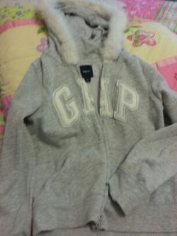 New gap kids sweatshirt w fur hood lrge
