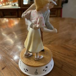 Vintage Aldon Accessories Genuine Porcelain Bisque Music Box of Dancing 40’s Couple 