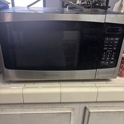 Insignia Microwave 