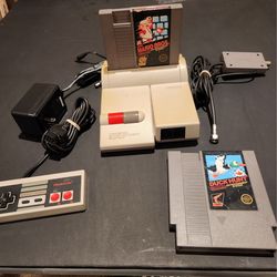 Rare Nintendo Nes Top Loader Console With Mario and Duck Hunt