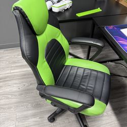 4 office chairs or gaming chairs