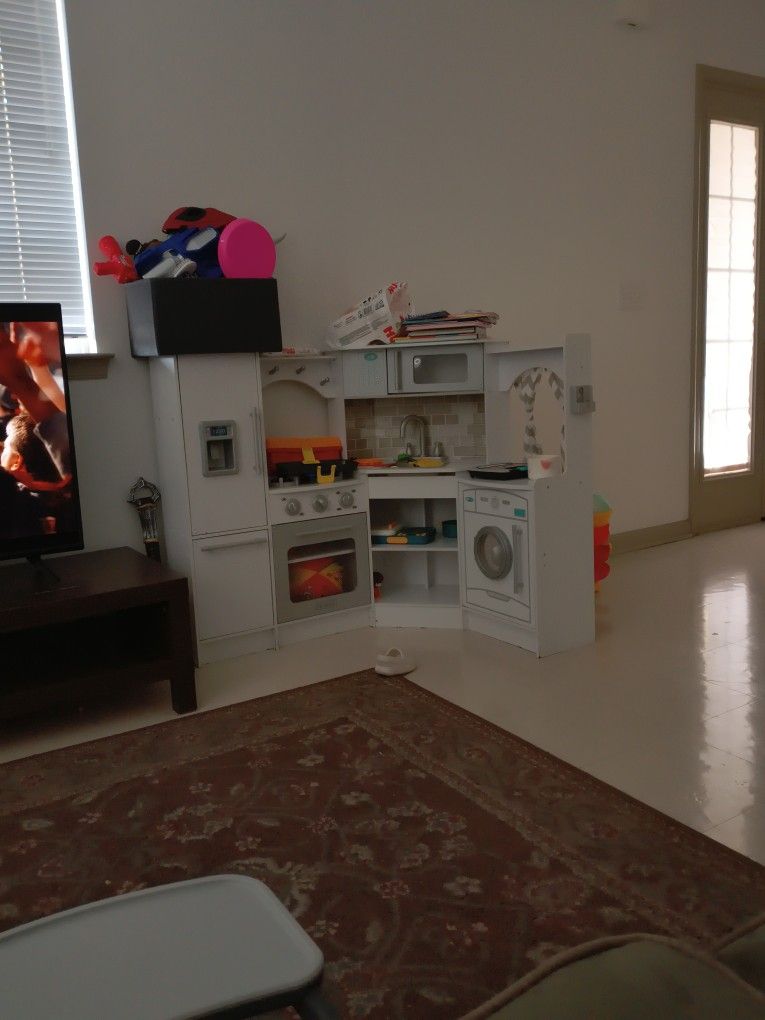 Play Kitchen