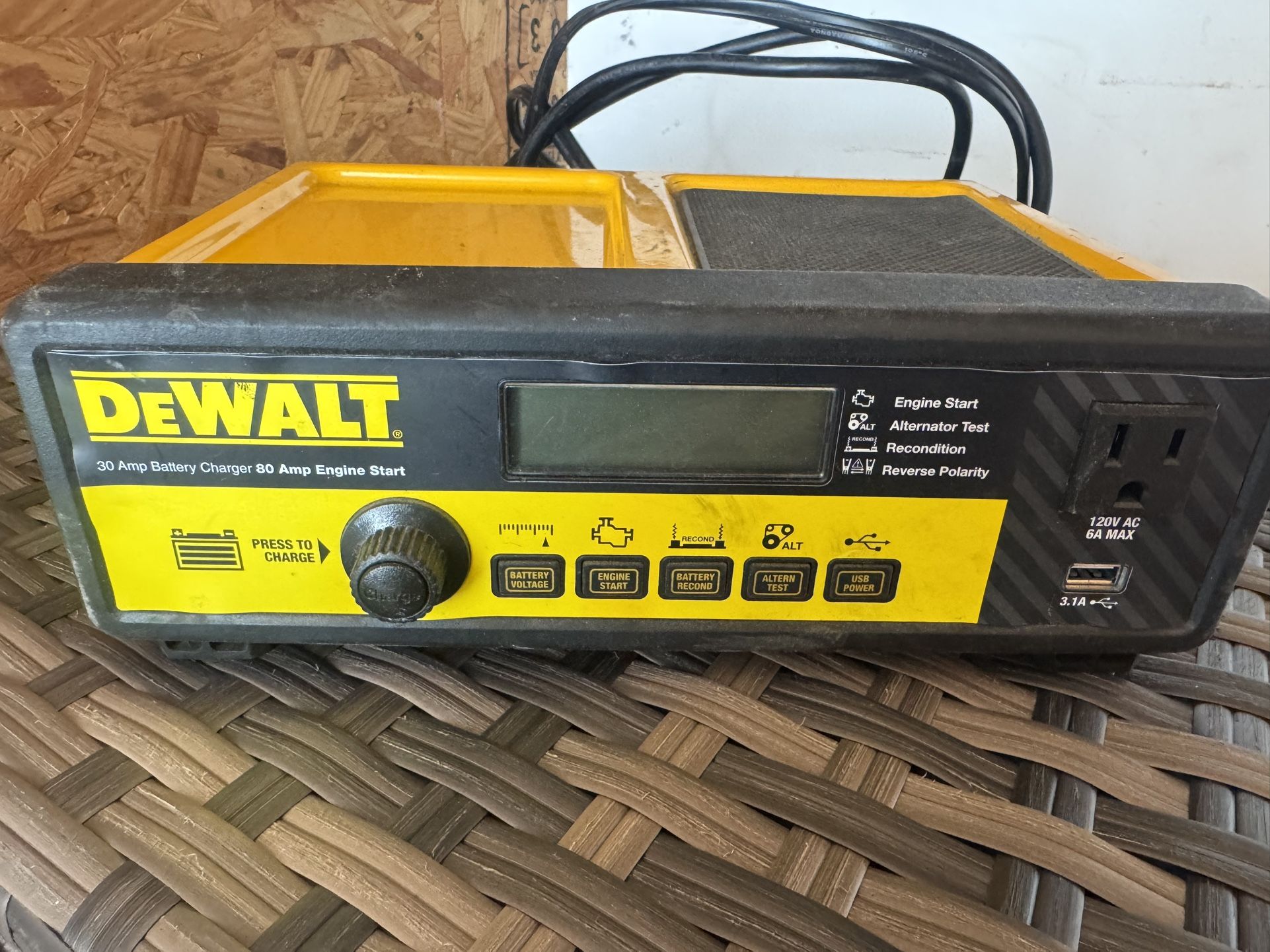 Dewalt 30 Amp Battery Charger