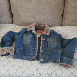 Levis Jacket SIZE MEDIUM 