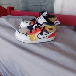 Jordan 1 Mid 