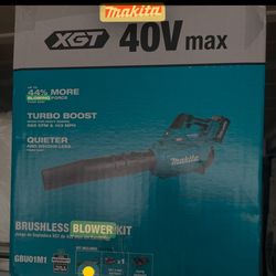 Makita 40v Blower With Charger And Battery Brand New