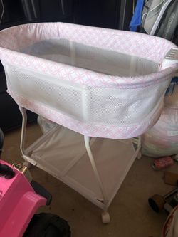 FREE Baby bassinet