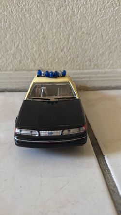 Ford crown Victoria state trooper police car die cast model